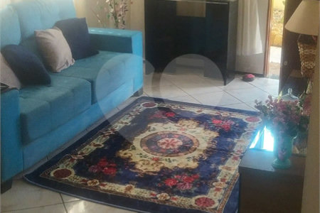 Linda casa com 3 suítes a venda na Vila Pasti em Louveira