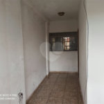 Casa Térrea com 2 dormitórios.