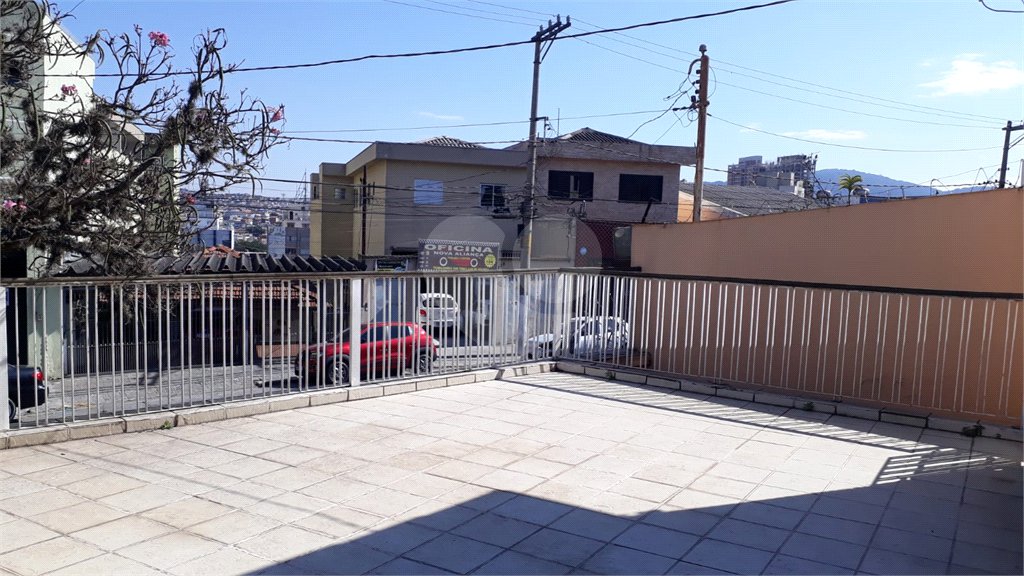 BELA CASA 274 M² C/ 3 QUARTOS 1 SALA 1 COZINHA 3 BANHEIROS 2 VAGAS Para Estacionamento coberta P/ VENDA NA V N Cachoeirinha