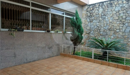 Casa à venda ou para alugar com 2 suítes em Penha de França, São Paulo, SP