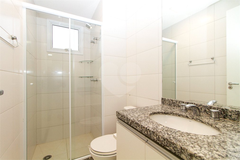 Apartamento com 02 dormitórios, sendo 1 suíte com 02 vagas de garagem