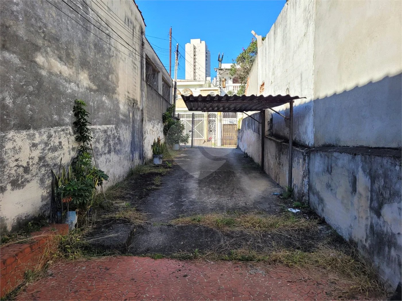 Casa na região do alto da Mooca com 242m² de área total.