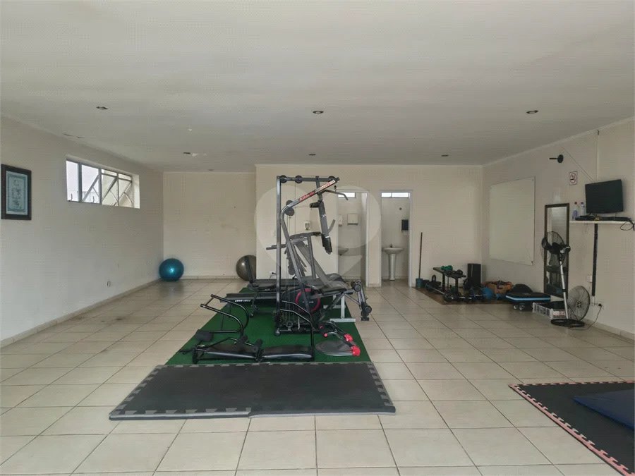 Apartamento com 2 Dormitórios , amplo com 77 metros e com vaga de garagem fixa
