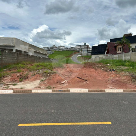 Terreno à venda no condomínio Altos da Floresta, Bom Jesus dos Perdões - SP