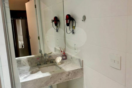 VENDO - Studio mobiliado e decorado na Vila Mariana.
