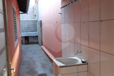 Casa Térrea no Condomínio Sempre Verde I.