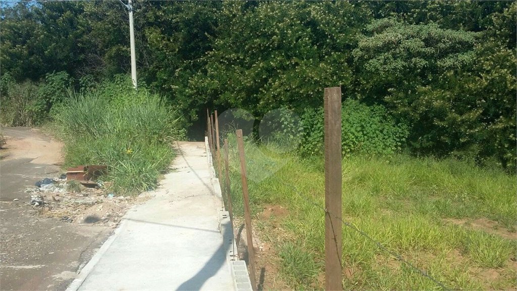 Terreno com 548,00 m² de área total.