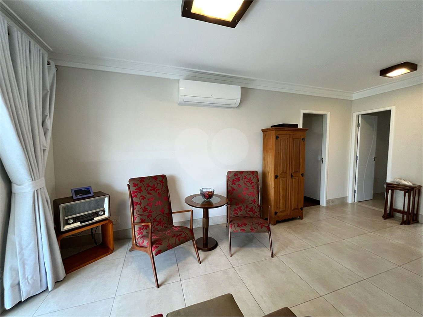 Apartamento de 176 m2 com 4 dormitórios sendo 3 suítes com 3 vagsa Condomínio Dolce Vita Avenida Lacerda Franco ,Cambuci -São Paulo