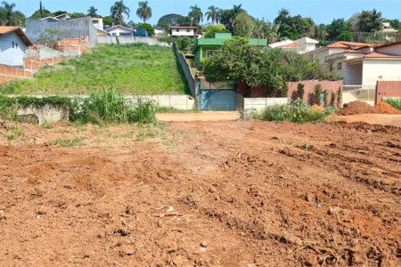 Terreno em Atibaia com 3.410 metros, pronto para construir, topografia plana, excelente localização