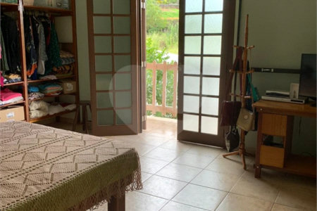 Casa ampla à venda no Vale das Flores em Atibaia