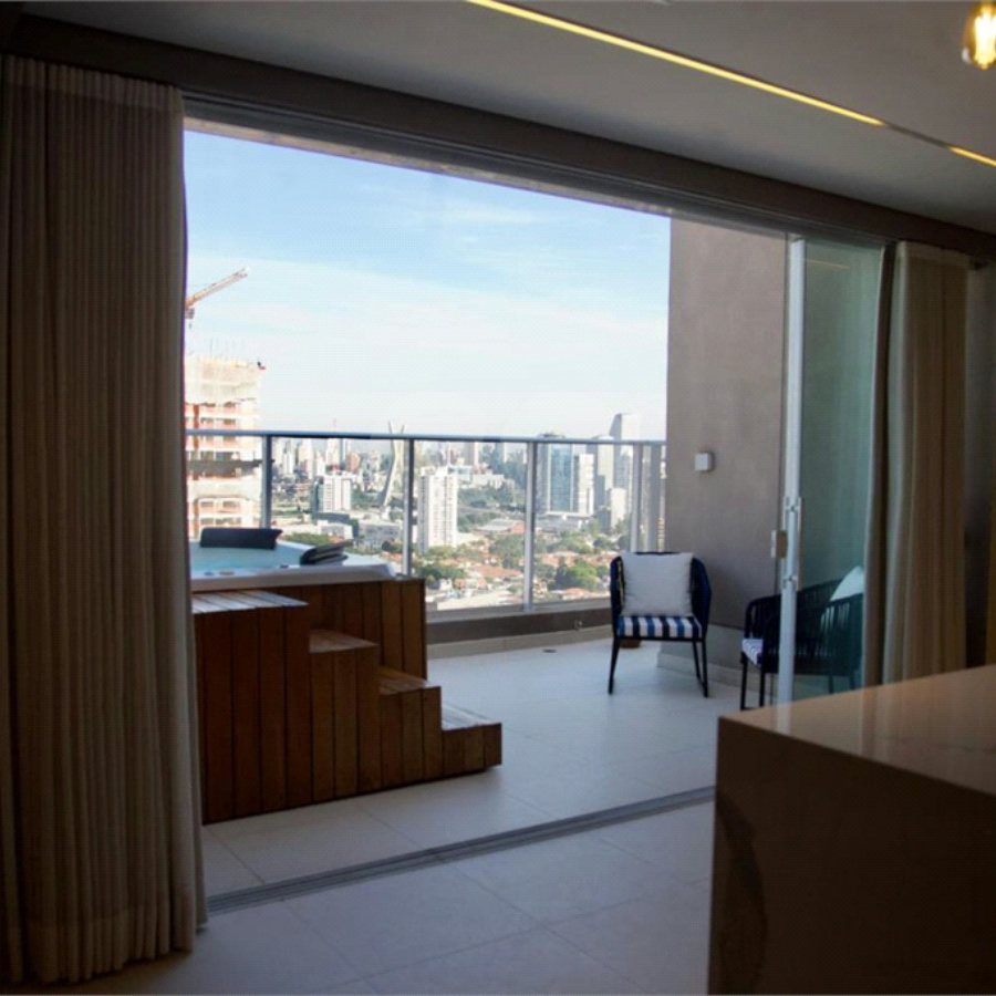 Cobertura Duplex com jacuzzi, totalmente mobiliada com vista Ponte Estaiada com 140m² Aceita e estuda Permuta ( sujeito a avaliação).