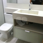 APARTAMENTO MOBILIADO EM FRENTE AO SHOPPING 02 DORMITÒRIOS