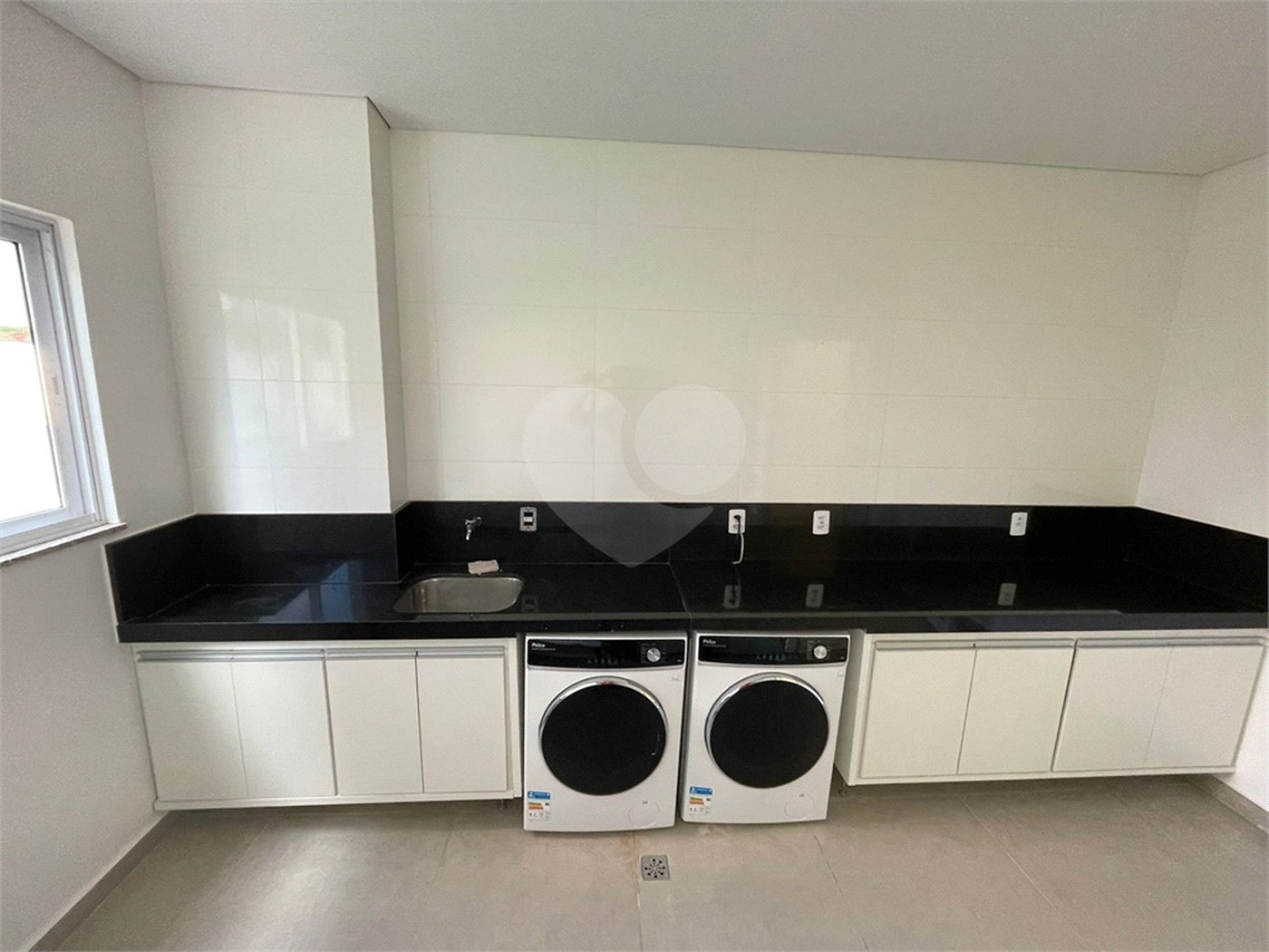 Apartamento Mobiliado de 2 Dormitórios com Suíte no Edifício Valentina Park Venda