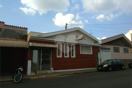 Casa térrea para venda.