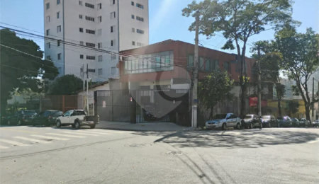 Espaço com 85 m2 na Vila Mascote
