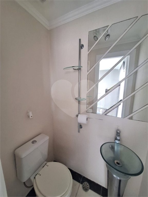 Apartamento para locação com 2 dormitórios, sendo 1 suíte com 02 vagas, totalmente climatizado nos 3 ambientes