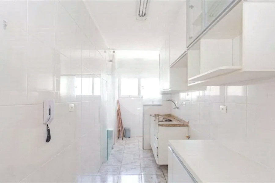 Apartamento a venda 1 dormitório e vaga na Aclimação Sp