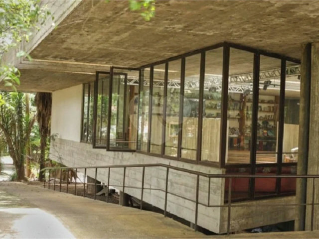 Casa Térrea à venda com 5 quartos, sendo 3 suítes,  em Interlagos, São Paulo, SP