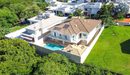 Casa à venda com 3 suítes no condomínio Portal do Lago, Valinhos - SP