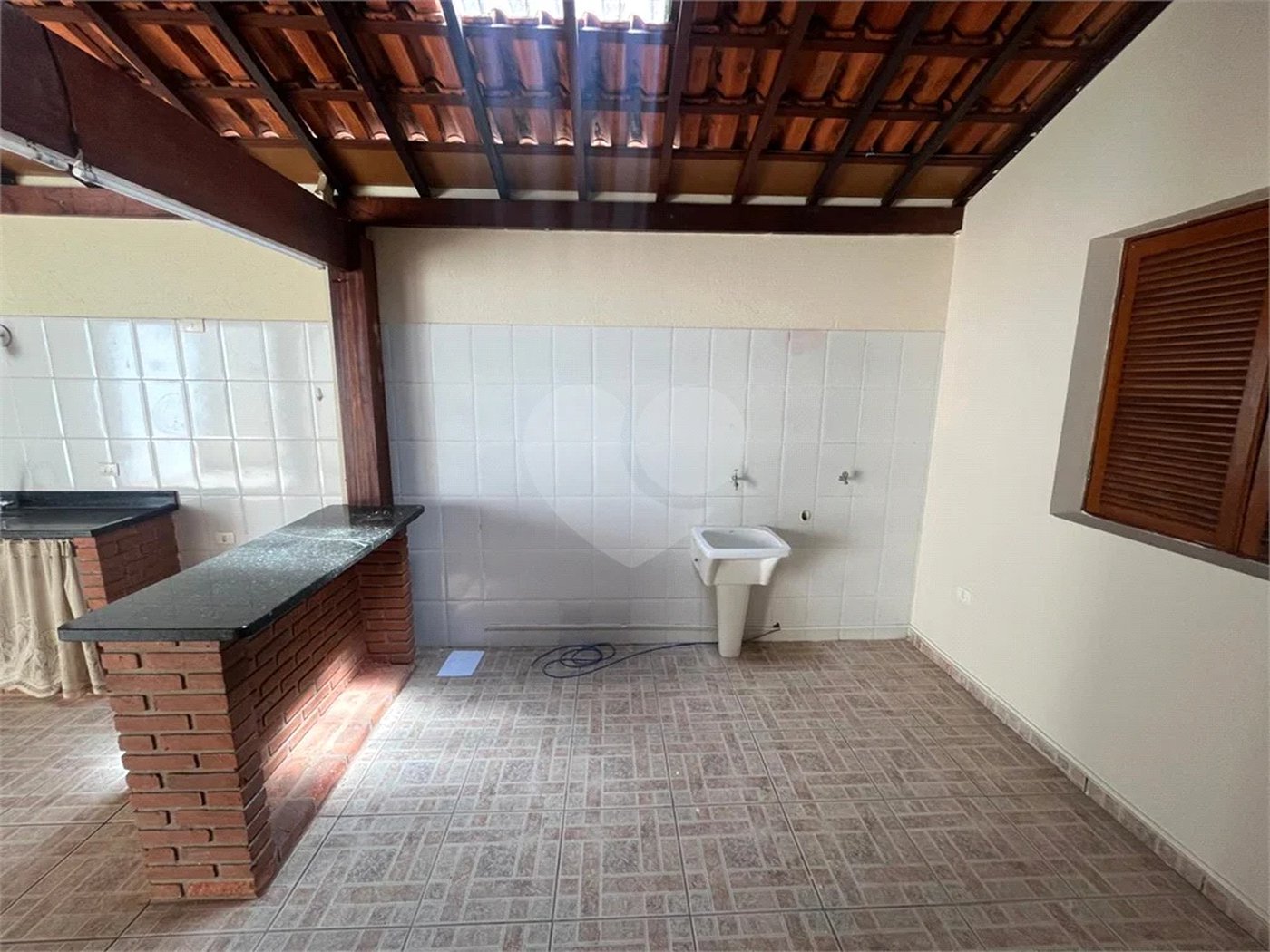 Casa Assobradada à Venda – Conforto, Excelente Acabamento e Localização Central