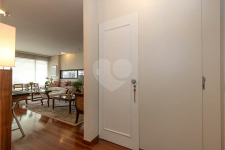 Apartamento de 233 m² à venda em Higienópolis com 4 dormitórios.
