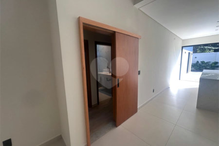 Casa em condomínio a venda.