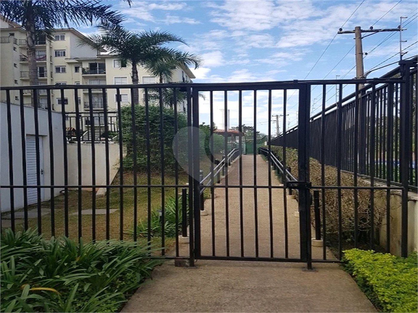 Apartamento à venda, com 1 quarto, armários, varanda, 1 vaga no Jaraguá em São Paulo