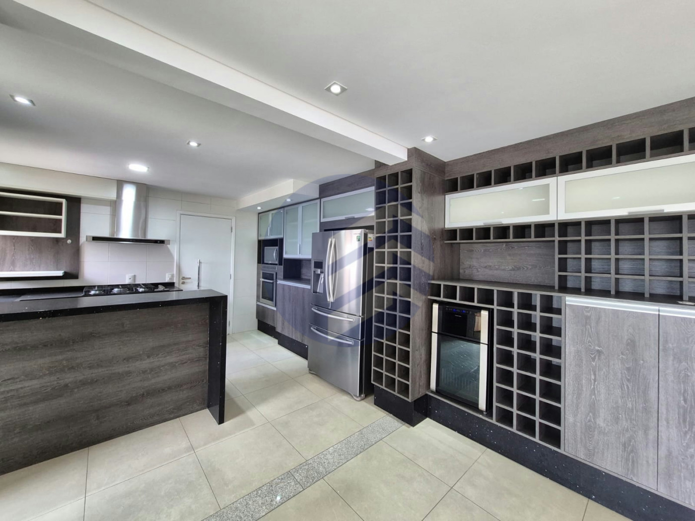 Apartamento à venda ou para alugar, 110m² com 2 quartos, sendo 1 suíte, escritório e  vagas Condomínio Paulistano, São Paulo - SP