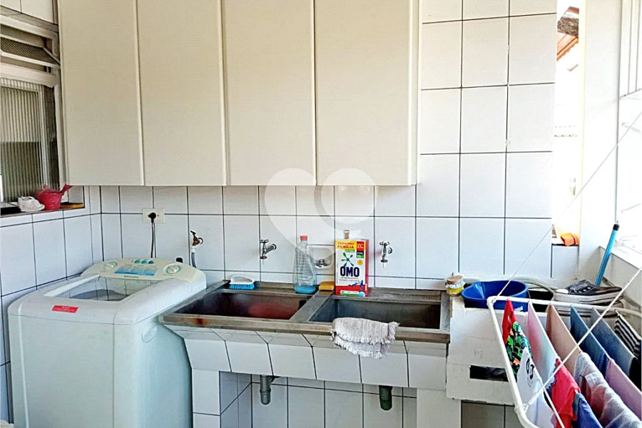Casa Santa Teresinha | 4 Suítes | 280m² | 3 Vagas | Excelente Localização