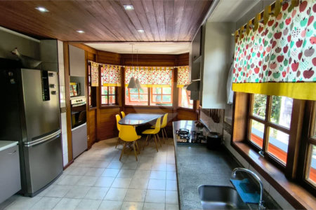Casa à venda ou para alugar com 7 quartos, sendo 5 suítes, no condomínio Estância Marambaia, Vinhedo - SP