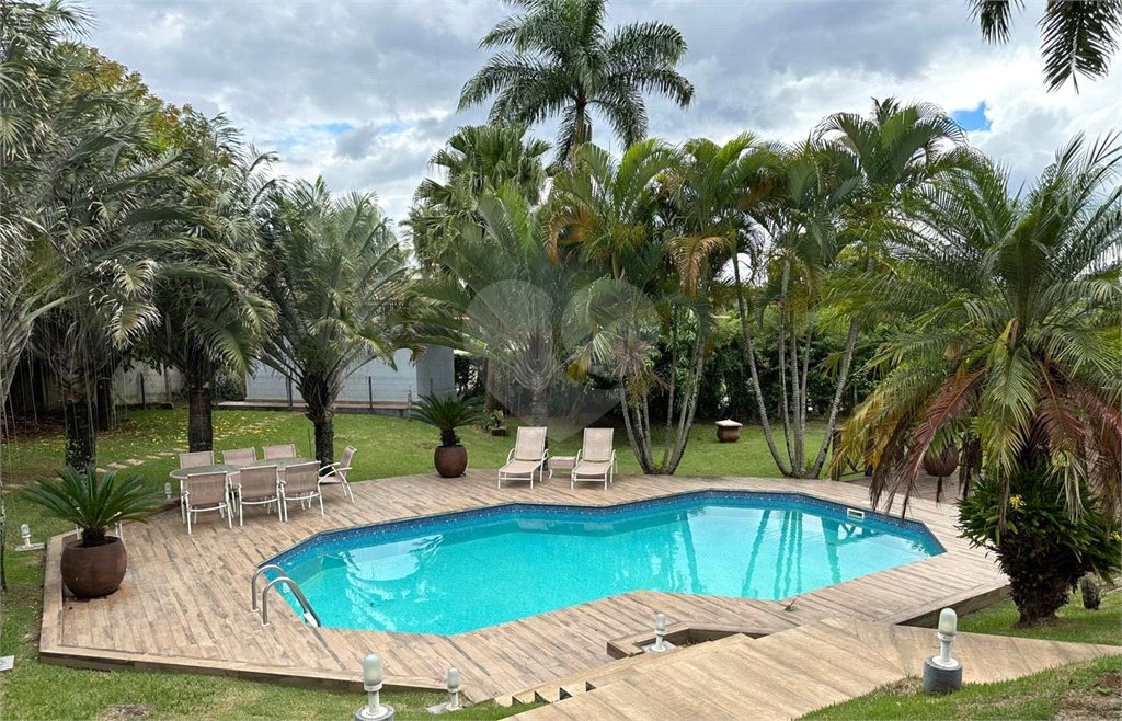 Chácara no Condomínio Vale das Laranjeiras em Indaiatuba SP - Venda - R$ 3,600.000,00 - Locaçao - R$ 30.000,00 mais encargos - Linda, espaçosa, aconchegante, acabamento de alto padrão em rua tranquila e arborizada, em um dos Condomínios mais valorizados de Indaiatuba. Com fácil acesso as principa