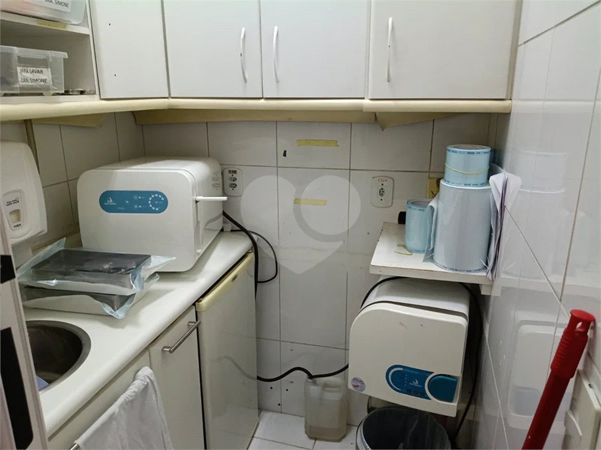 Casa comercial com 7 salas, 2 vagas no Paraiso