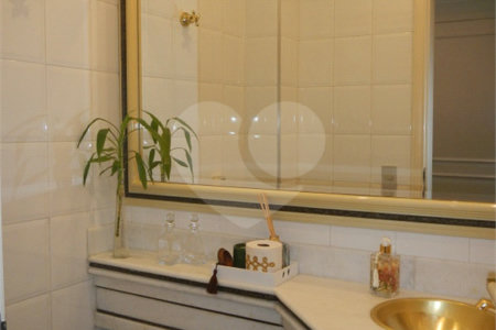 Apto na Vila Mariana c/270m2 - 4 Quartos/3 Suítes/5 Vagas de garagem - metrô Santa Cruz