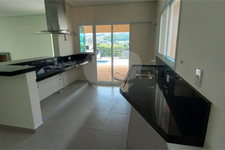Casa à venda com 3 suítes em Santa Isabel, Louveira, SP