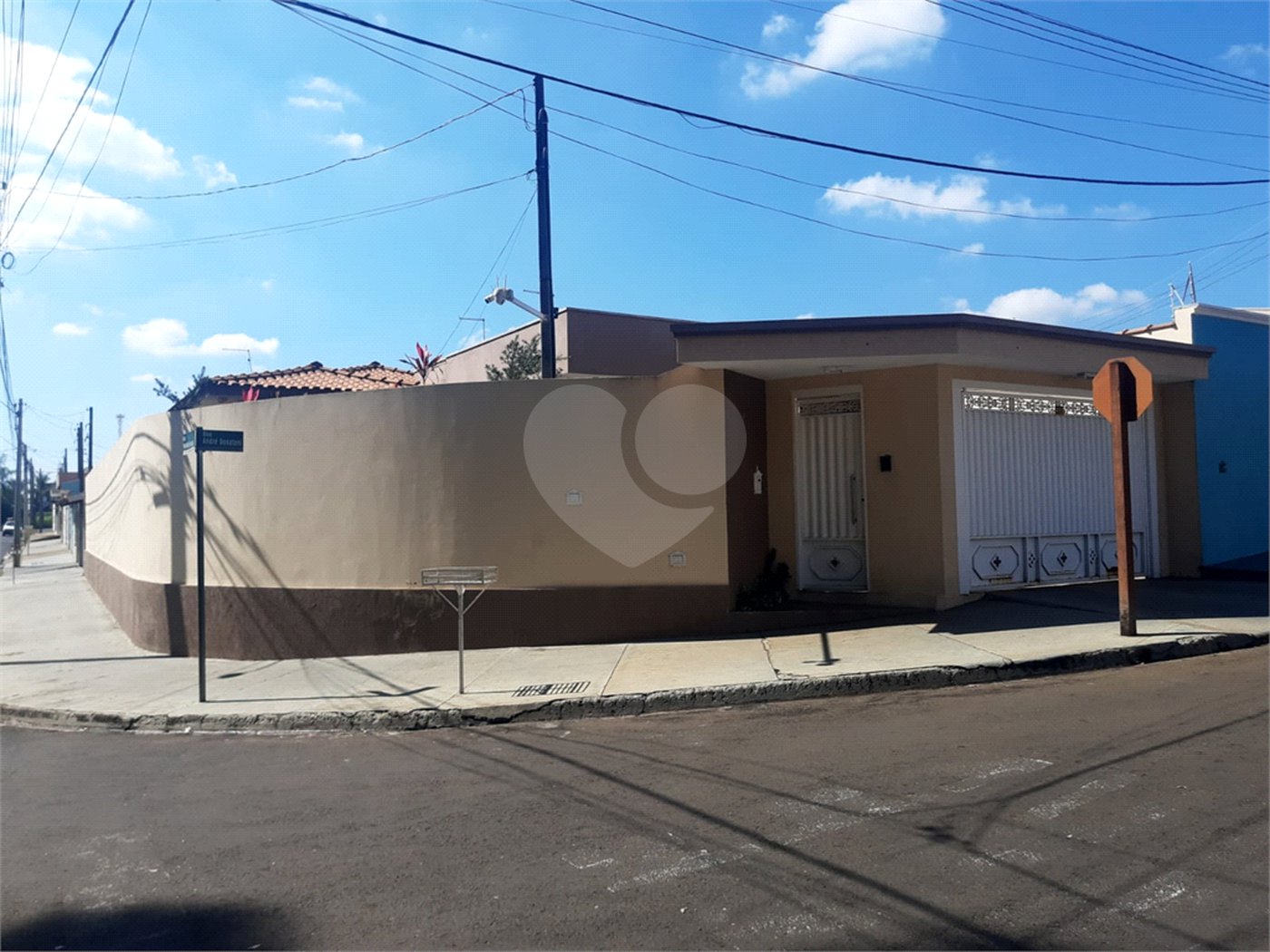 Casa à venda com 3 quartos sendo 1 suíte em Encanto do Planalto