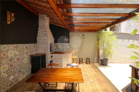 Casa à Venda em São Caetano do Sul com 188 m², 2 Vagas e Churrasqueira.