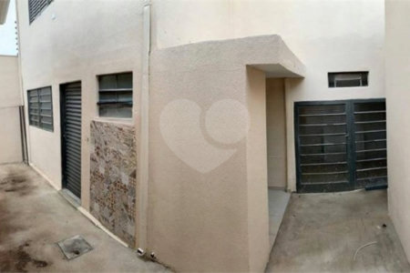 Casa térrea no Centro de Araraquara/SP, com 3 dormitórios, sendo 1 suíte