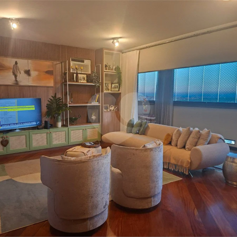 Apartamento elegante no Ed. Albatroz, bairro Pau Preto, todo reformado, com 4 dormitórios (2 suítes, uma com closet) à VENDA, 180 m², por R$ 1.080.000,00 em Indaiatuba/SP.