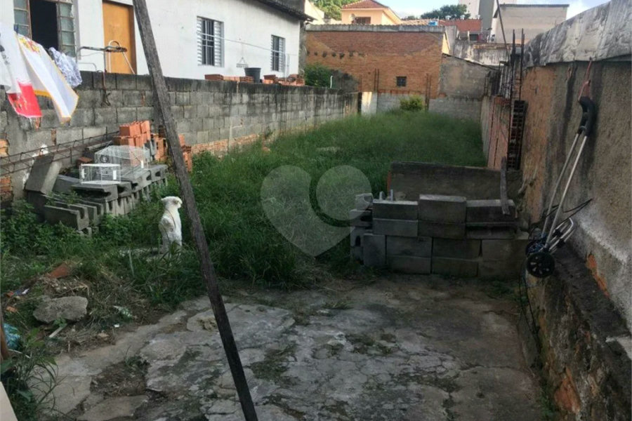 Terreno com 350m2 de área total, localizado no melhor da Vila Santa Catarina !!