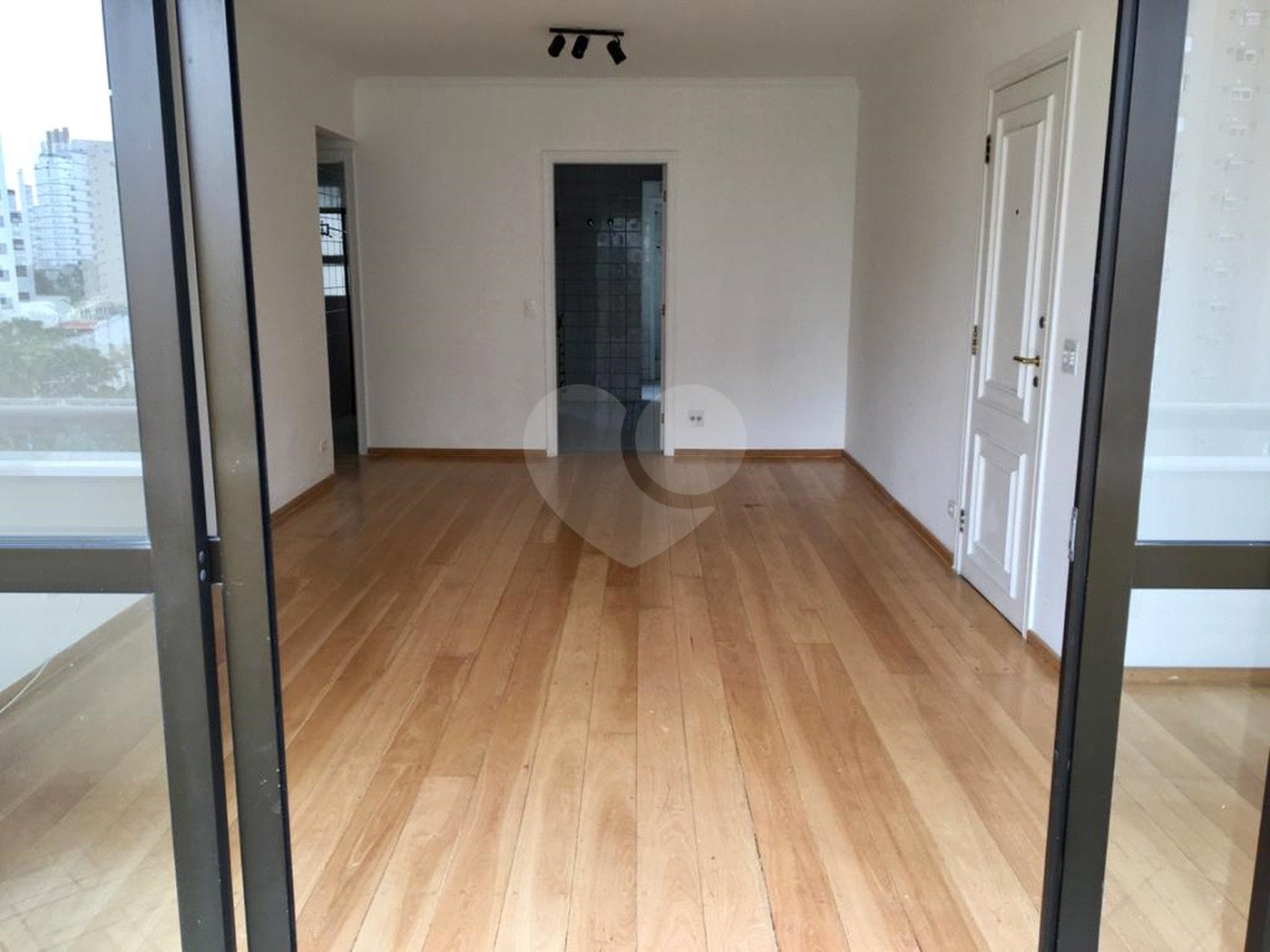 Apartamento com 3 Dormitórios sendo 1 Suíte 2 Vagas à Venda 99 m² por R$ 650.000