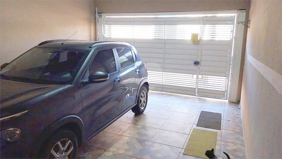 Casa Nova (Apenas 2 Anos) com Suíte: Conforto, Segurança e Localização Privilegiada!