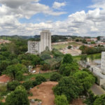 Apartamento no Condomínio Parque dos Manacás.