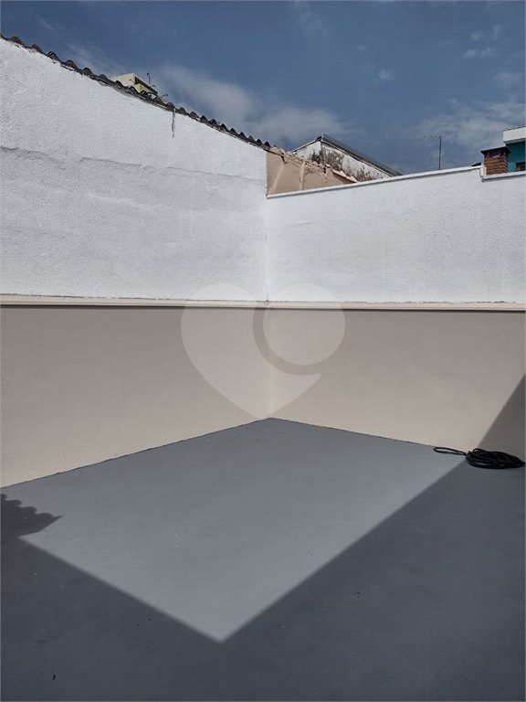 Casa Térrea com 3 dormitórios, sendo 1 suíte.
