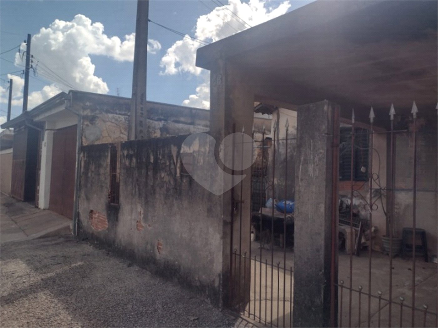 Vende-se terreno com 2 casas no Vila Boa Vista I