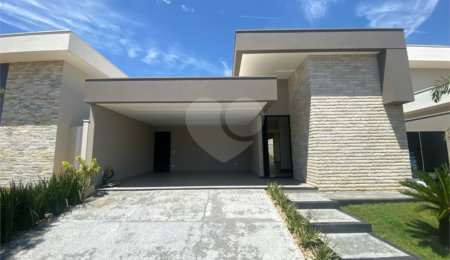 Casa à venda com 3 suítes no condomínio Village Damha III, São Carlos - SP