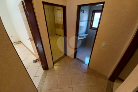 Casa Térrea no Condomínio Damha I,