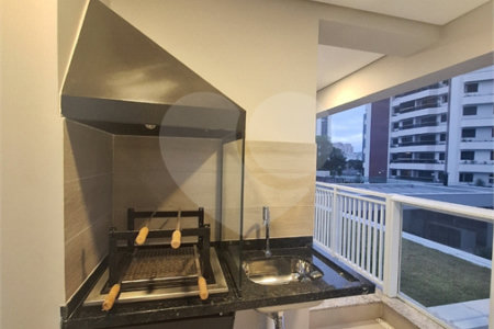 Apartamento com uma suíte para locação ao lado do Shopping Metrô Tatuapé. SP