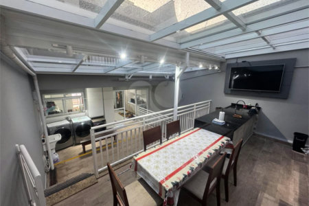 Casa à Venda com 225m² – Ampla e Bem Localizada - Estuda permuta.