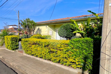 Casa Térrea Charmosa e Espaçosa na Vila Prado: Conforto, Praticidade e Próxima ao Centro!
