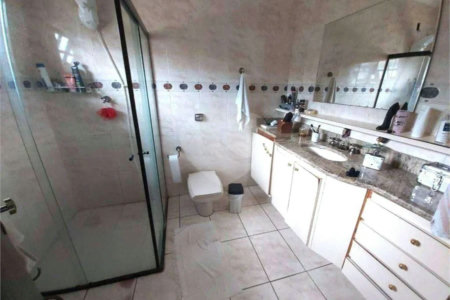 Casa à venda no Condomínio Vista Alegre Sede em Vinhedo/SP